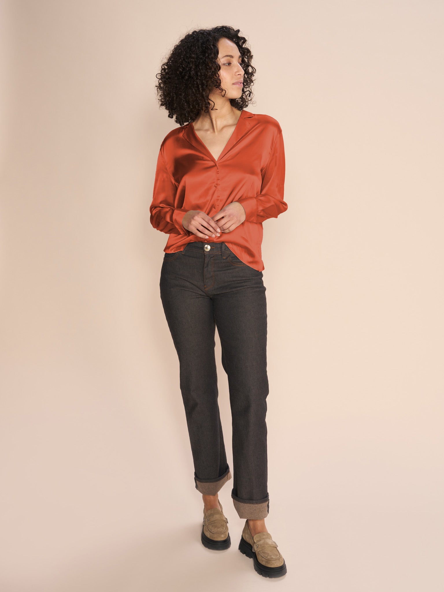 Modelshot / Dark Blue / Detail